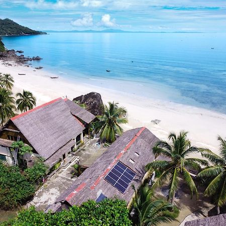 Shambala Madagascar: Beachfront Lodge And Adventures Ambolobozo Bagian luar foto