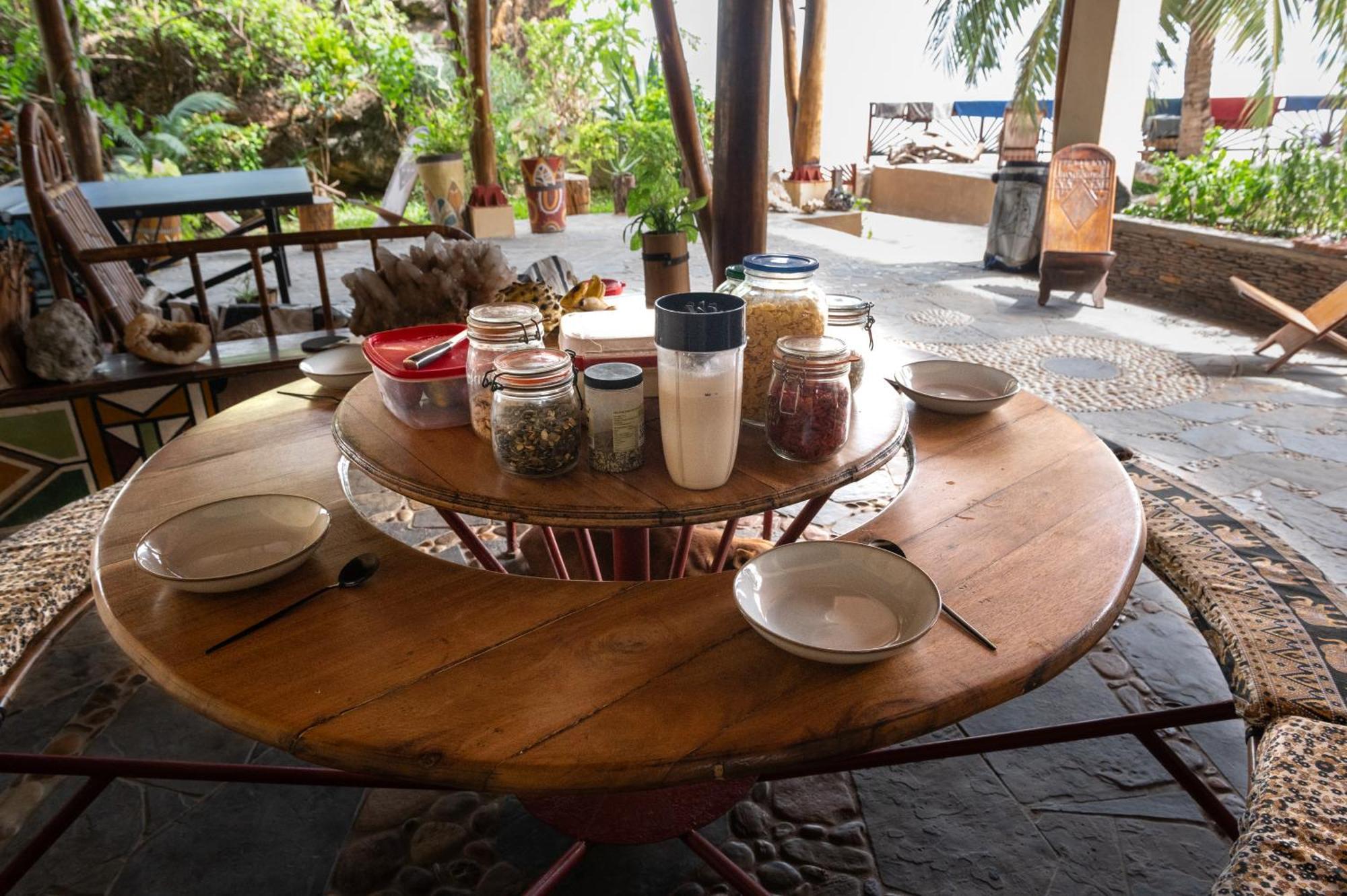 Shambala Madagascar: Beachfront Lodge And Adventures Ambolobozo Bagian luar foto