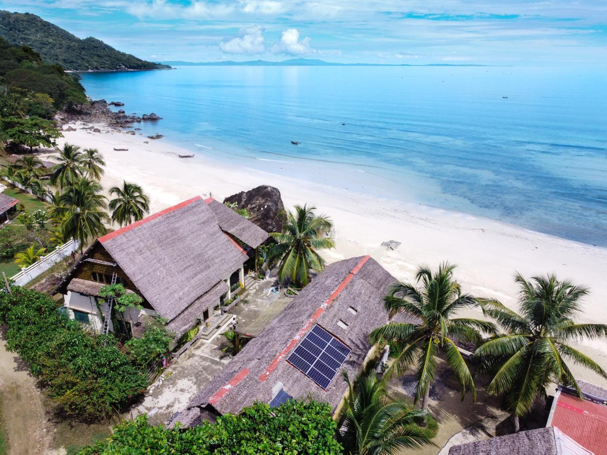 Shambala Madagascar: Beachfront Lodge And Adventures Ambolobozo Bagian luar foto