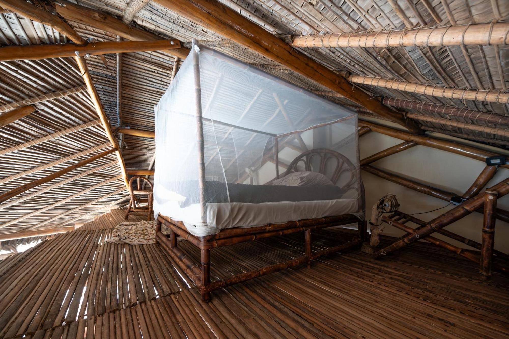 Shambala Madagascar: Beachfront Lodge And Adventures Ambolobozo Bagian luar foto