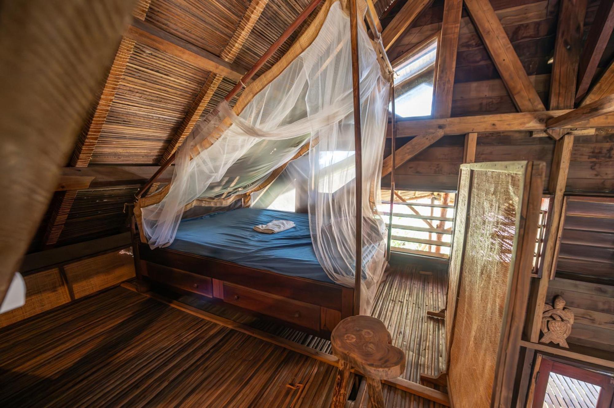 Shambala Madagascar: Beachfront Lodge And Adventures Ambolobozo Bagian luar foto