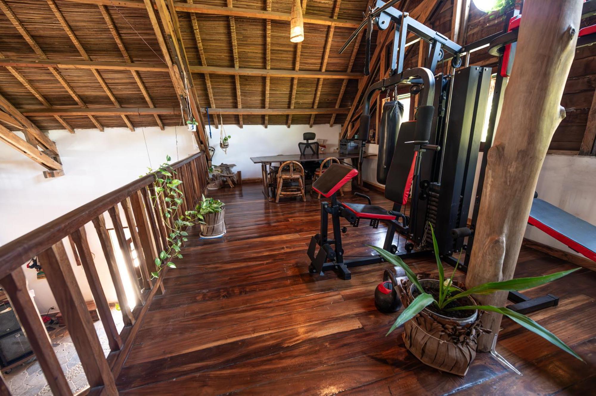 Shambala Madagascar: Beachfront Lodge And Adventures Ambolobozo Bagian luar foto